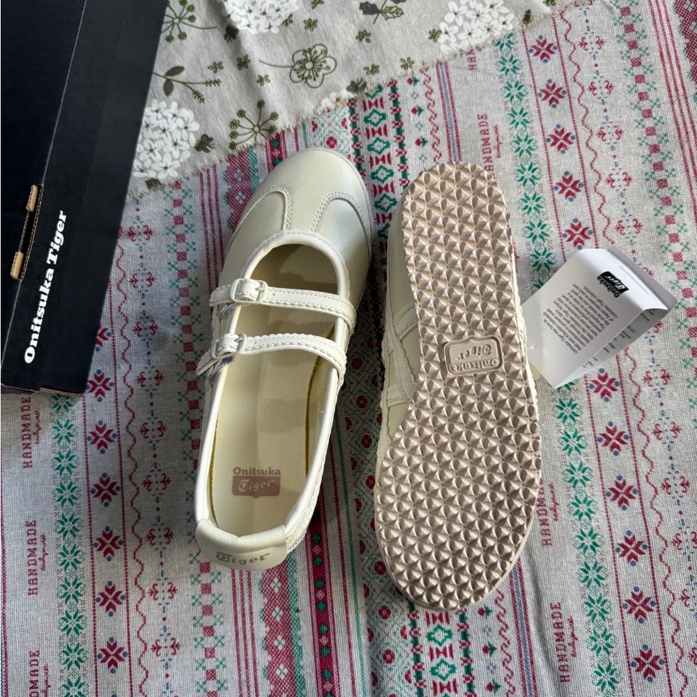 Onitsuka Tiger Cream Mary Jane Sneakers - Picture 5 of 8